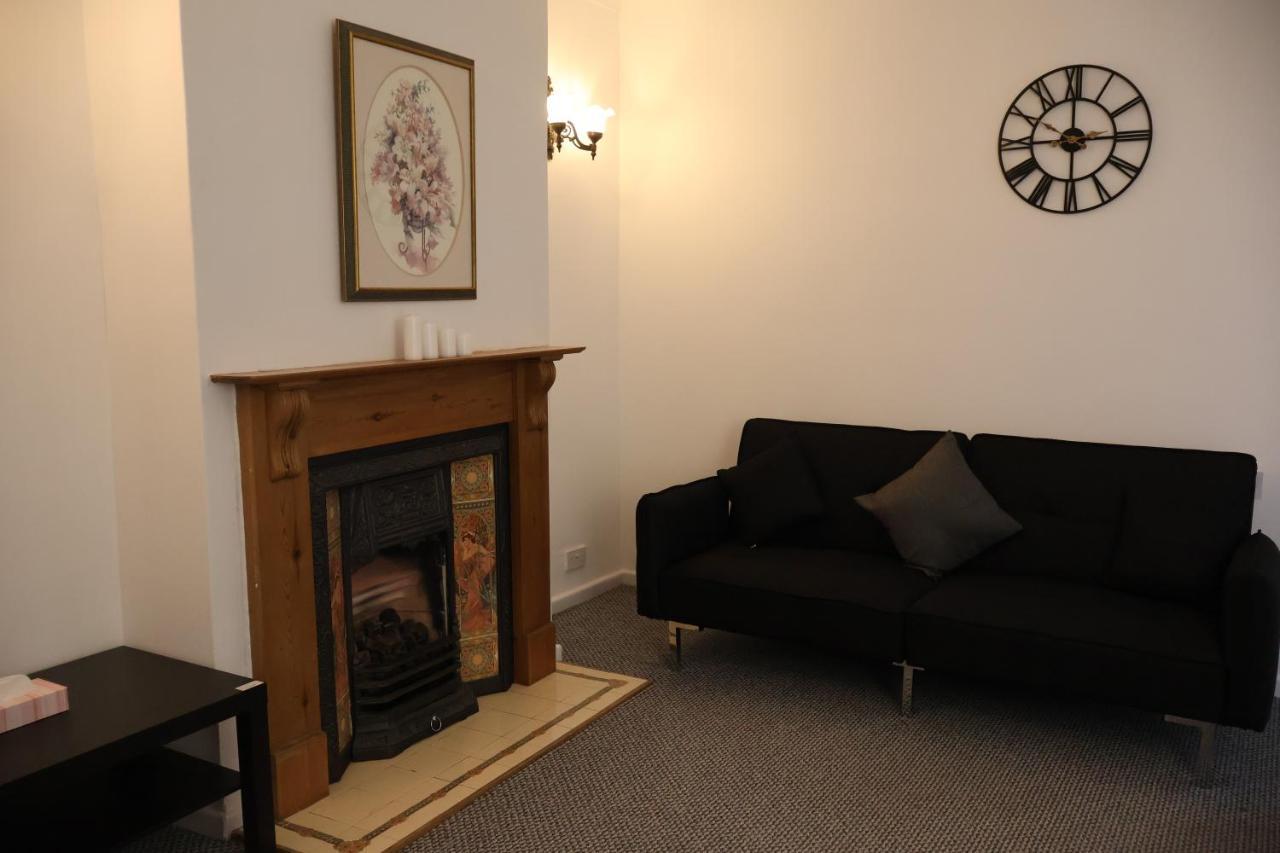 Spacious 4 Bed Home Near Nec, Jlr & Airport Parking For 3 Cars Ideal For Contractors! Солихалл Экстерьер фото